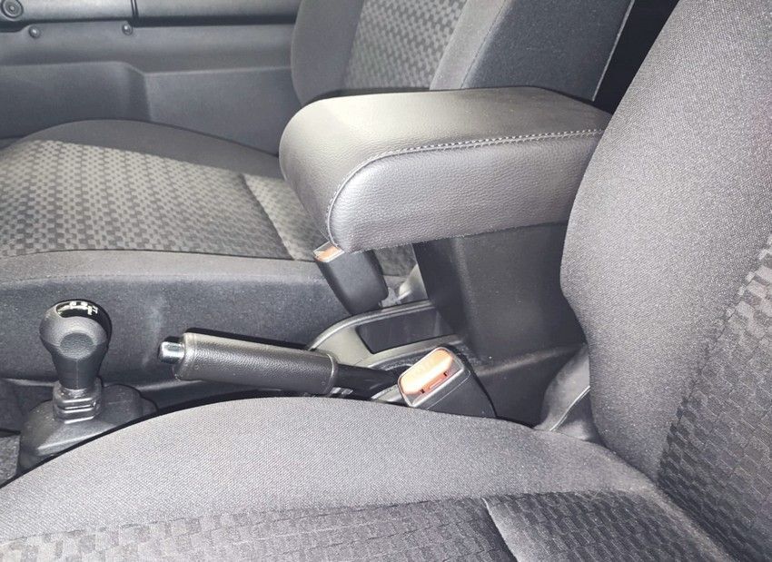 Suzuki Jimny (07/2018&gt;) - PREMIUM Längenverstellbare Mittelarmlehne mit Staufachr