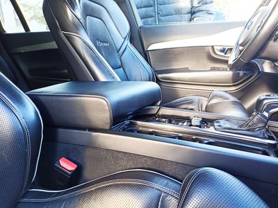 Volvo XC90 2 phase (2015&gt;) - die Mittelarmlehne