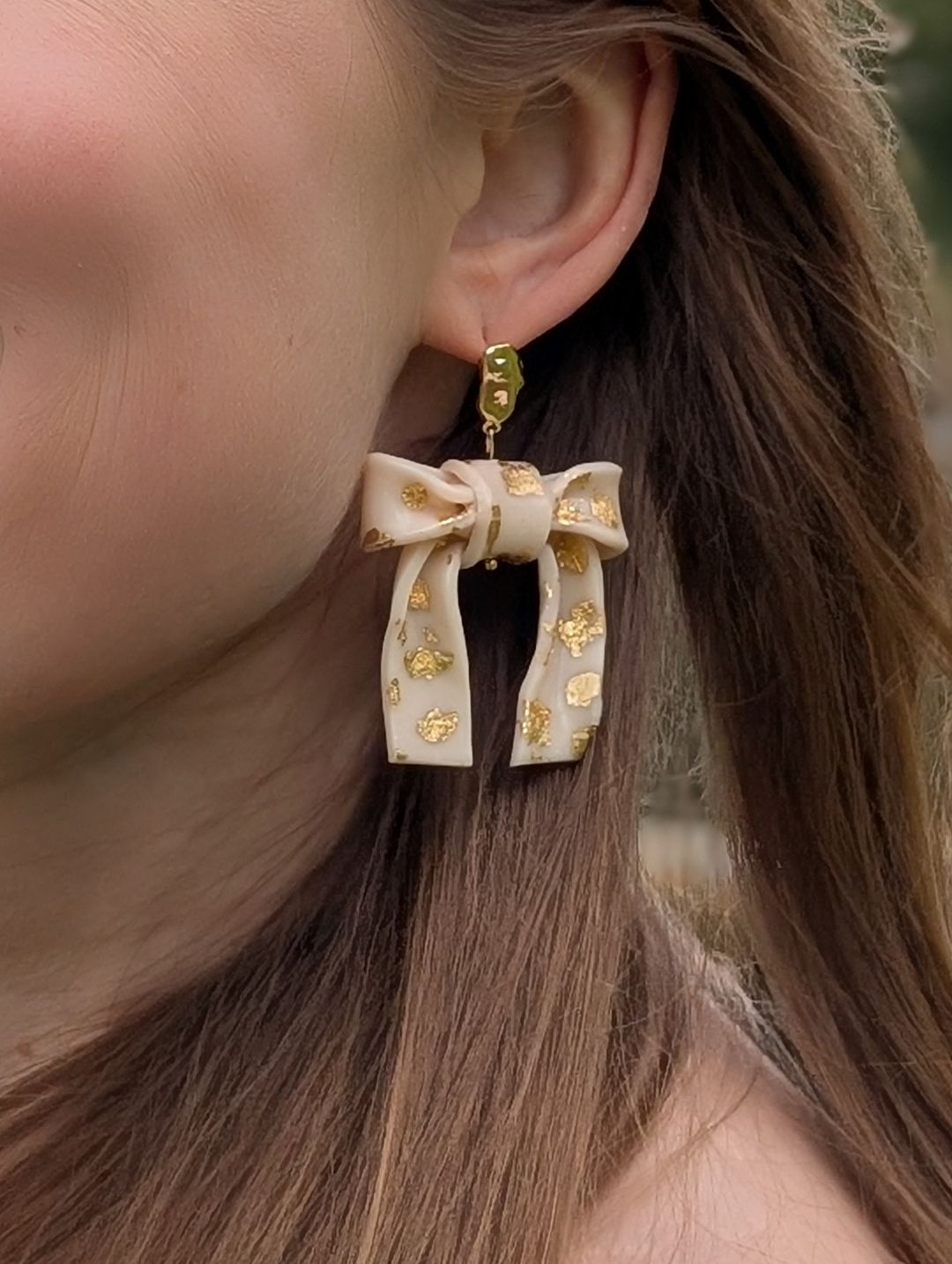 Beige bow earrings with golden dots - large