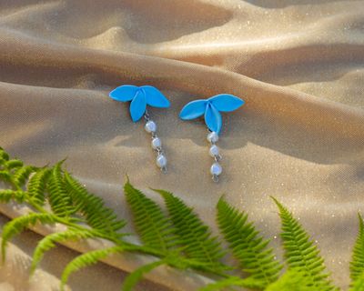 Leafy dangle earrings