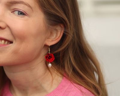 Rose earrings with sweet water pearl