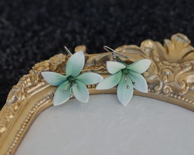Big lily flower earrings (different colors)