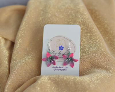 Small lily flower earrings