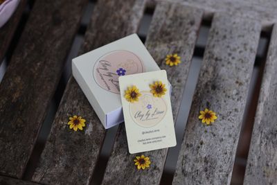 Small sunflower studs