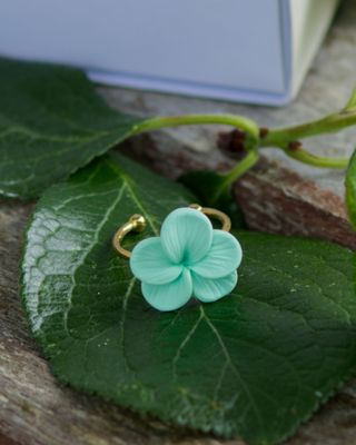 Small flower adjustable ring in different colors