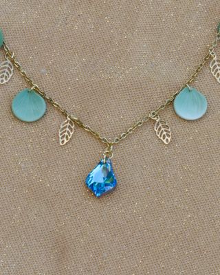 Autumn themed necklace with leaves