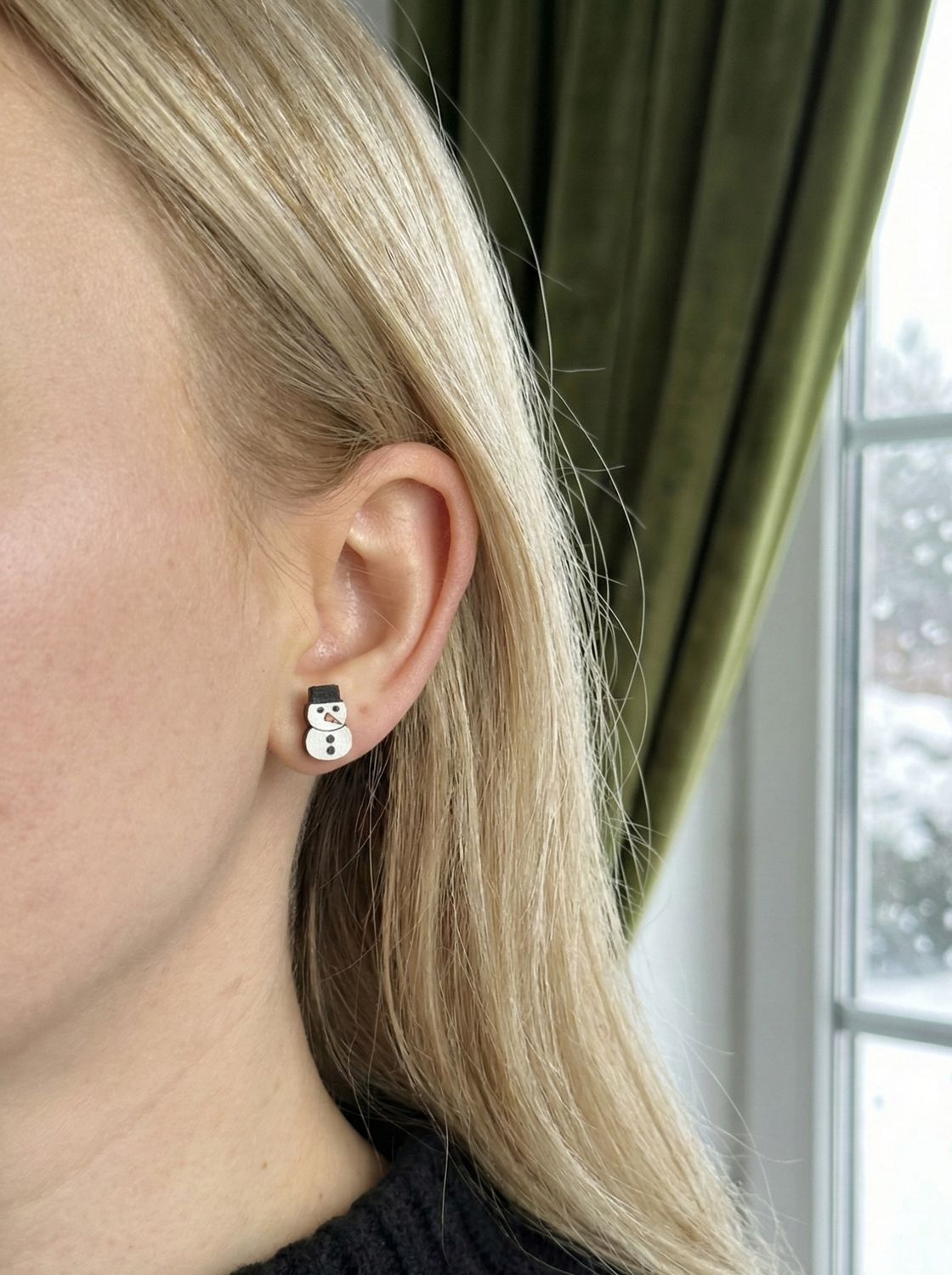 ❄️ Drewniane kolczyki – Bałwanek