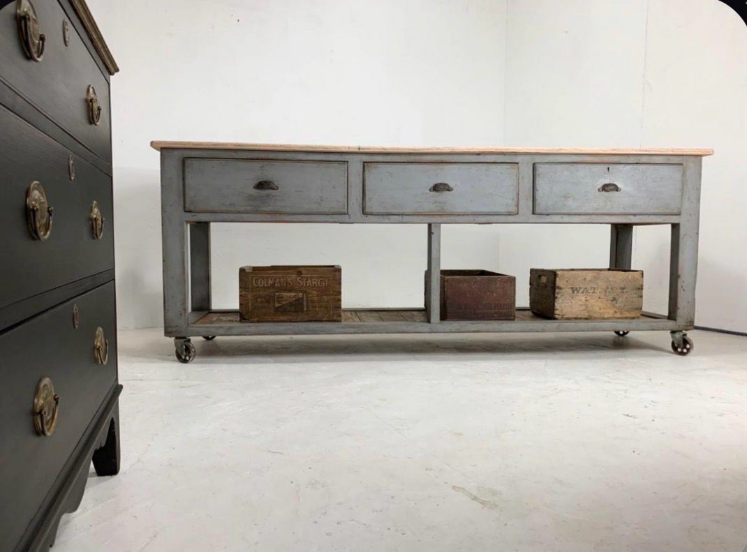 Kitchen Island, Traditionally Constructed,Bakers Table Fantastic Patina