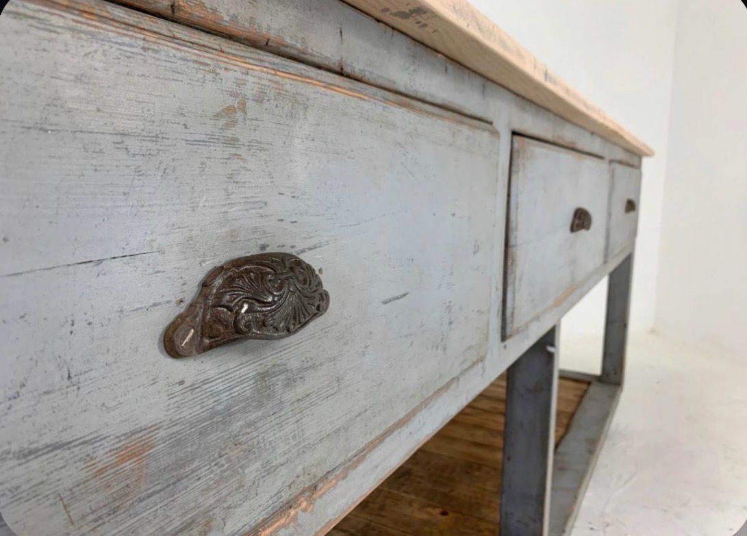 Kitchen Island, Traditionally Constructed,Bakers Table Fantastic Patina