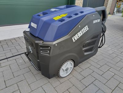 Pressure washer / Steam cleaner