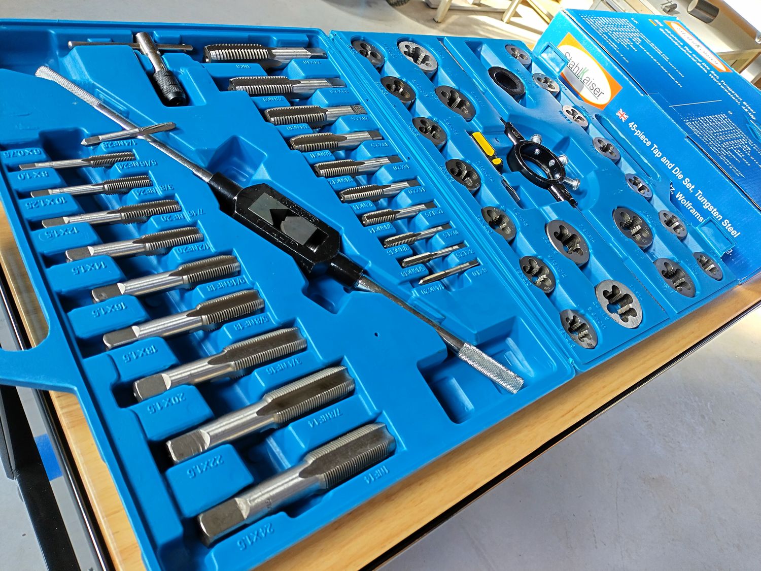 ​45-Piece Tapping and Cutting Set