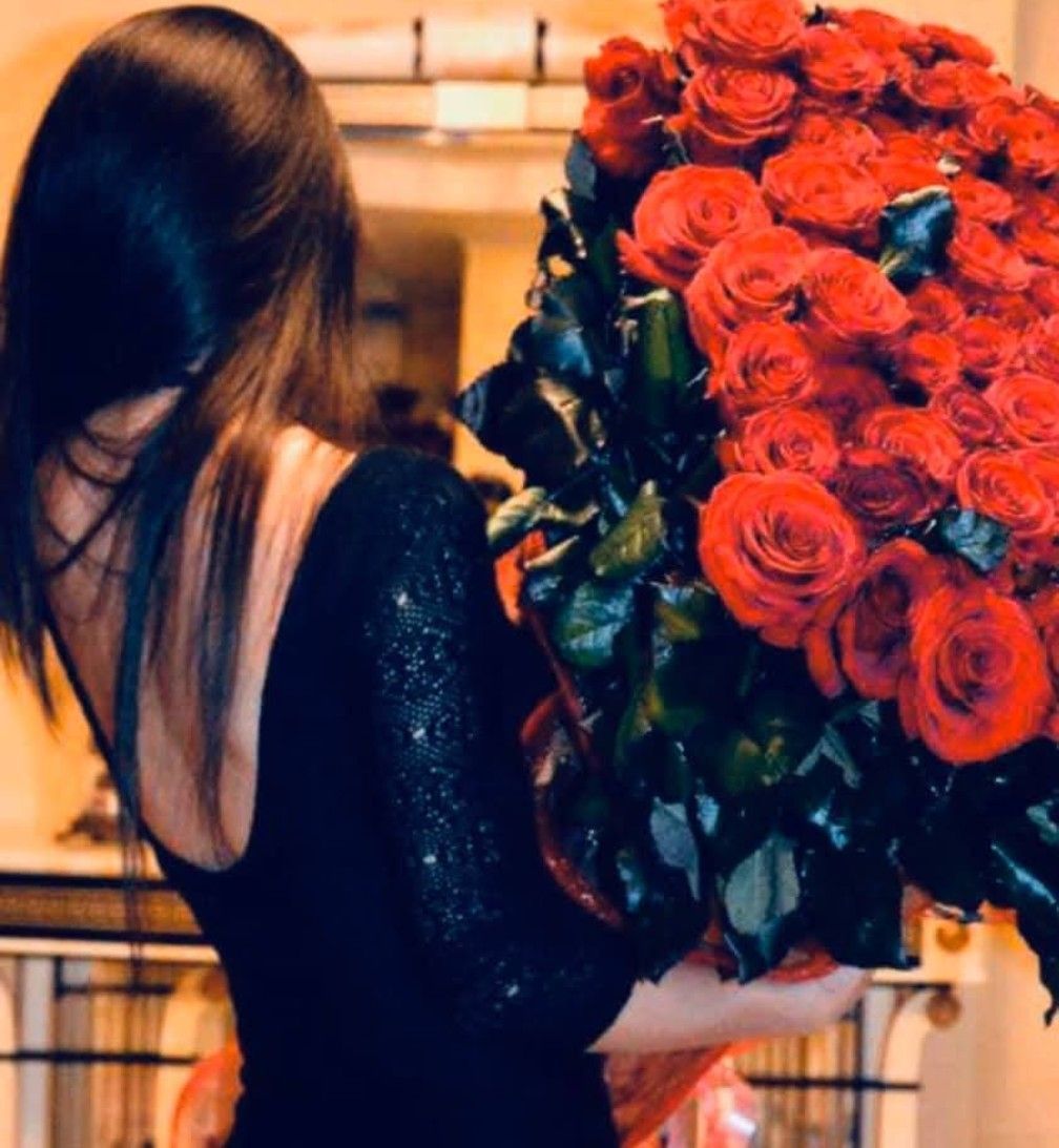 Bouquet with 6 roses and mix flowers