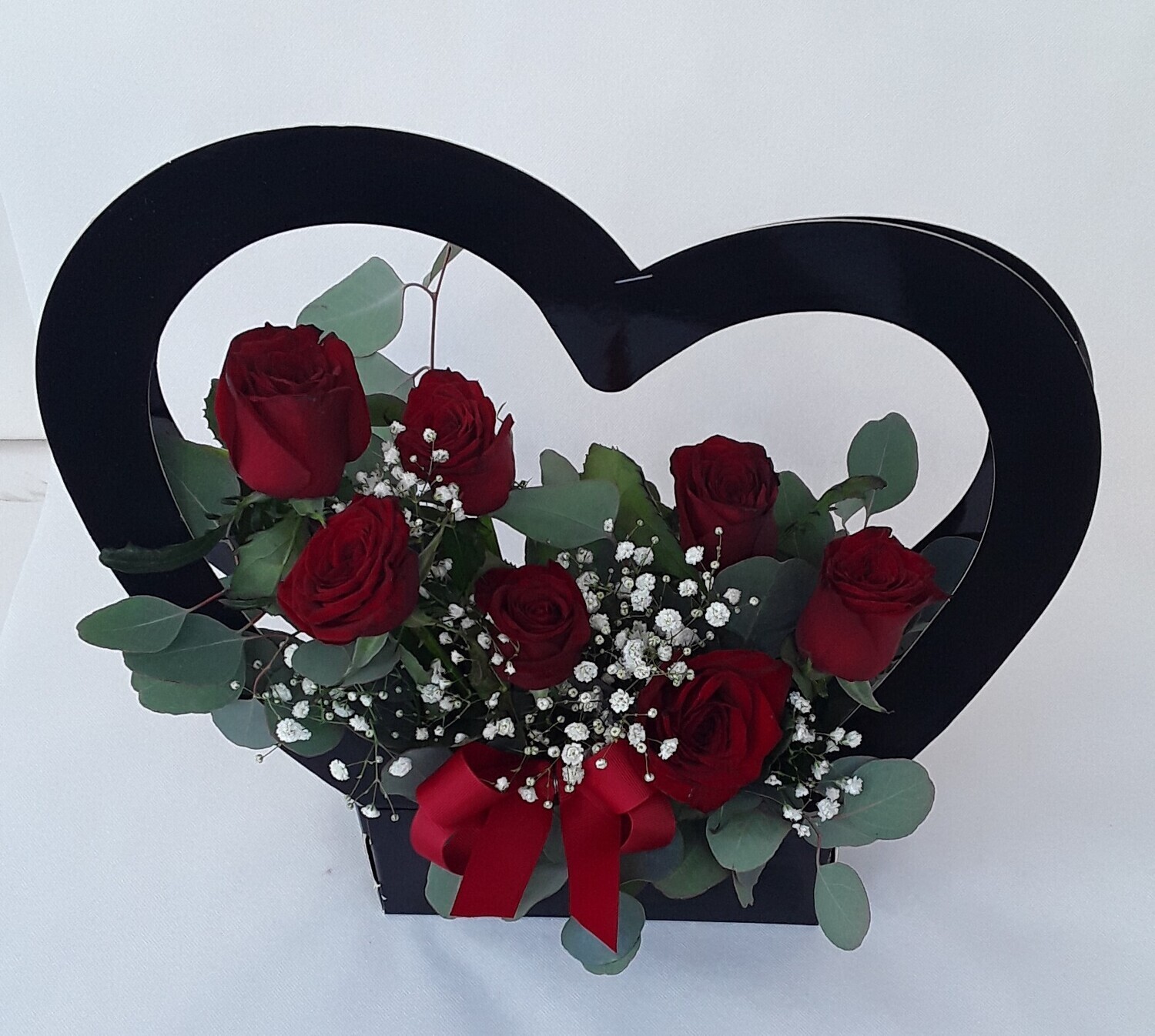 Black heart box with 7 roses!!!