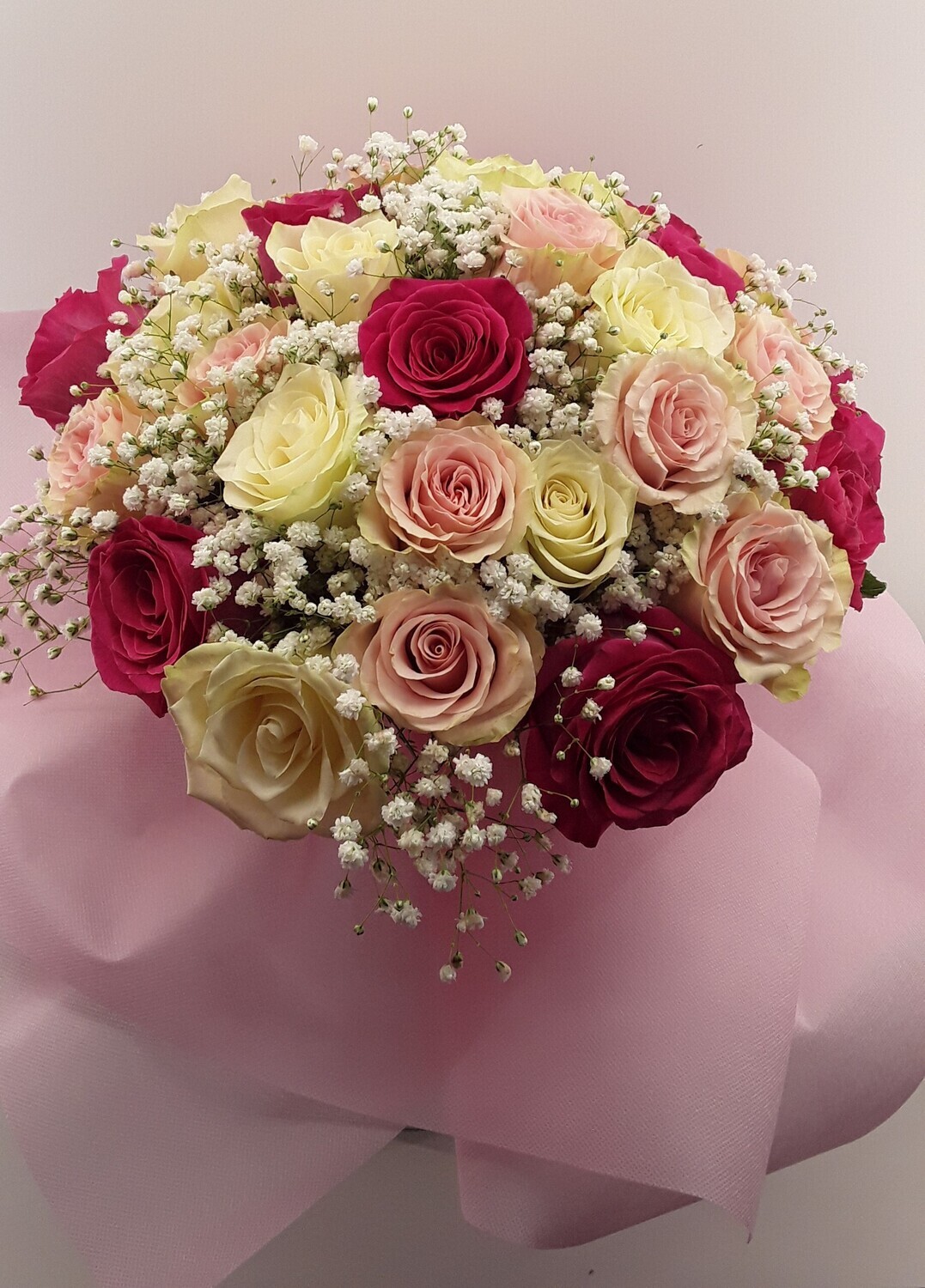 Bouquet with 31 Roses with Gypsophilum and Greenary!