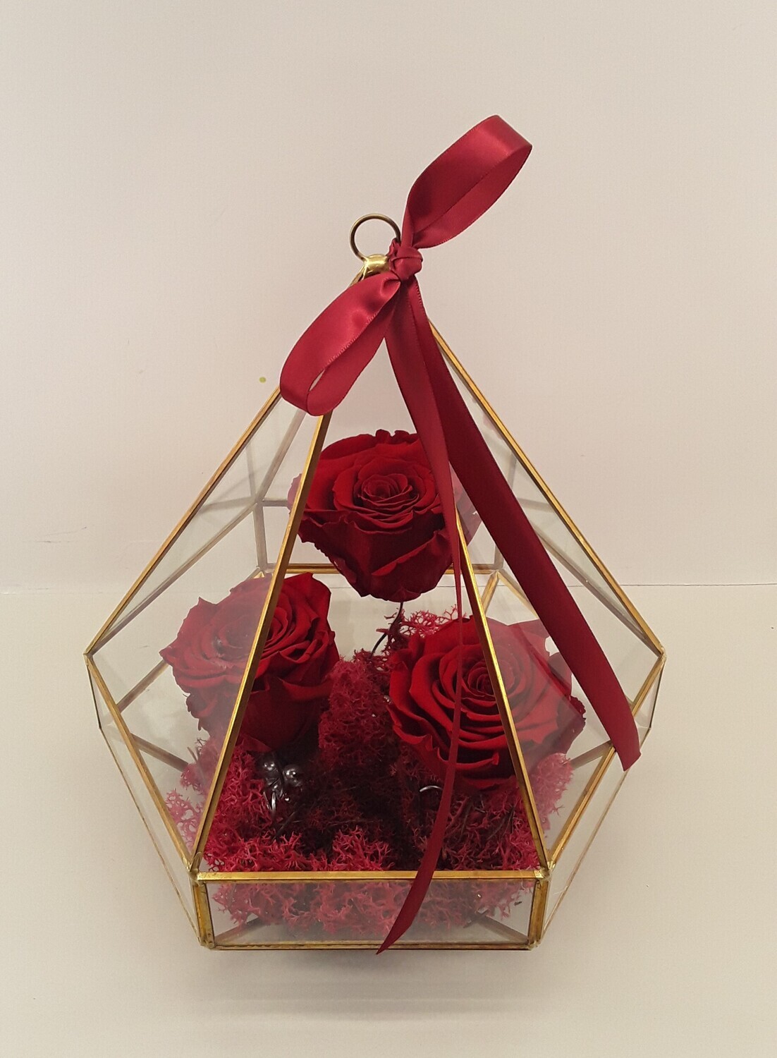 F27--Red forever roses in glass!!!