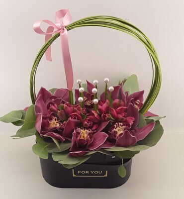 M03--Orchids and alstromeria in a box!!!