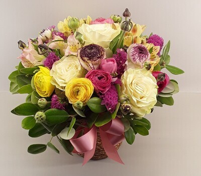 M05--Mixed flowers in a basket!!!