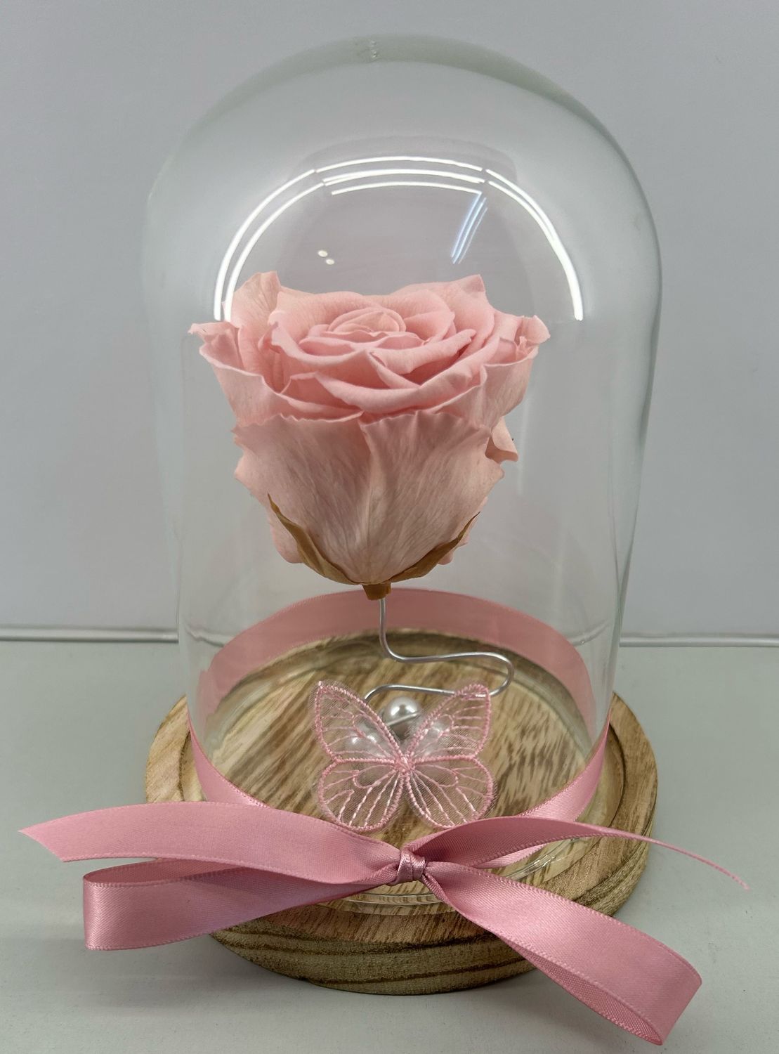 F05--Pink forever rose in glass!!!