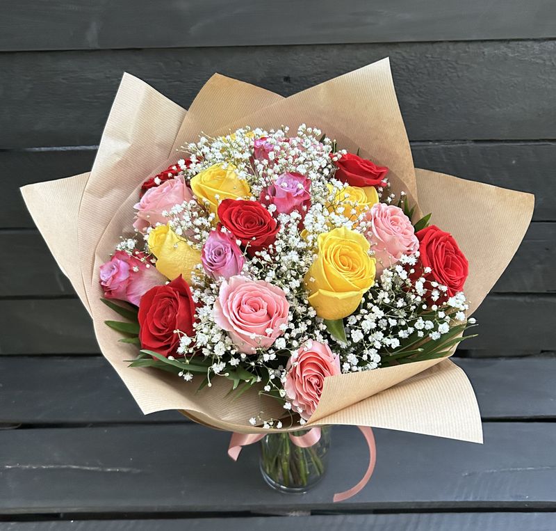 19 Mixed Roses Bouquet