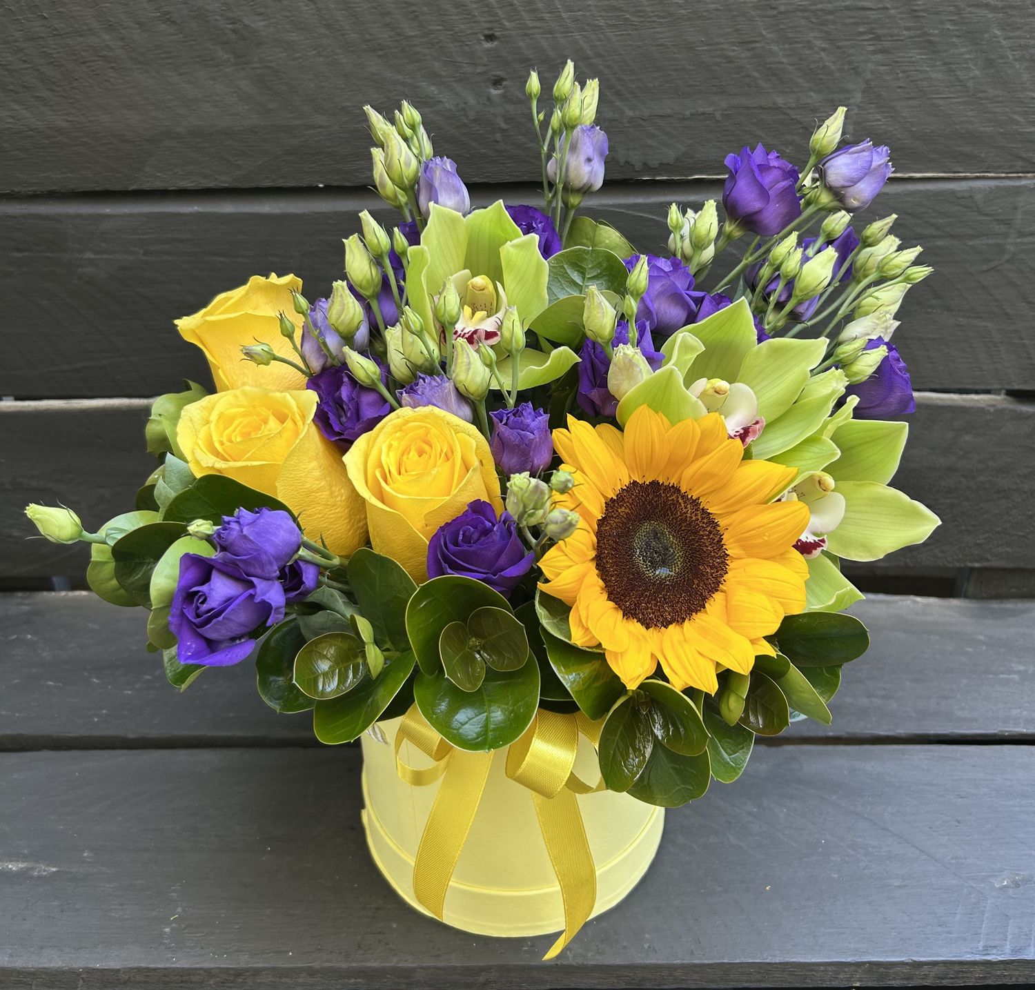 M04 - Mixed Flowers in a box