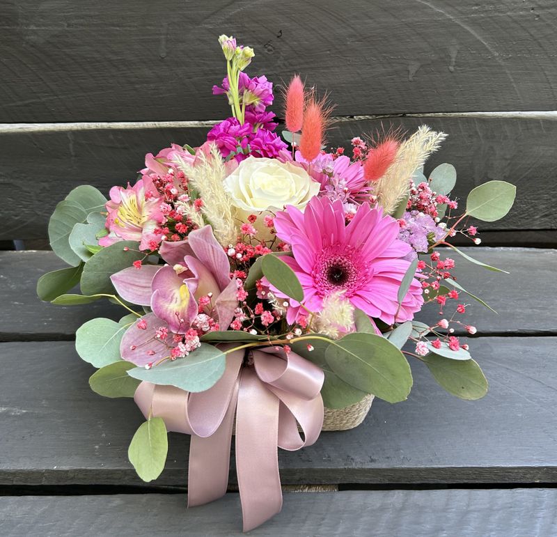 M09 - Mixed Flowers in a box