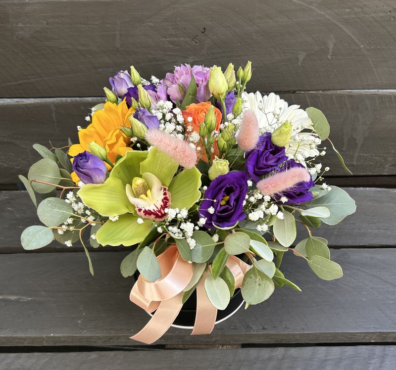 M01 - Mixed Flowers in a box