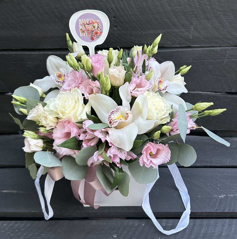 W2514 - Mixed Flowers in a box