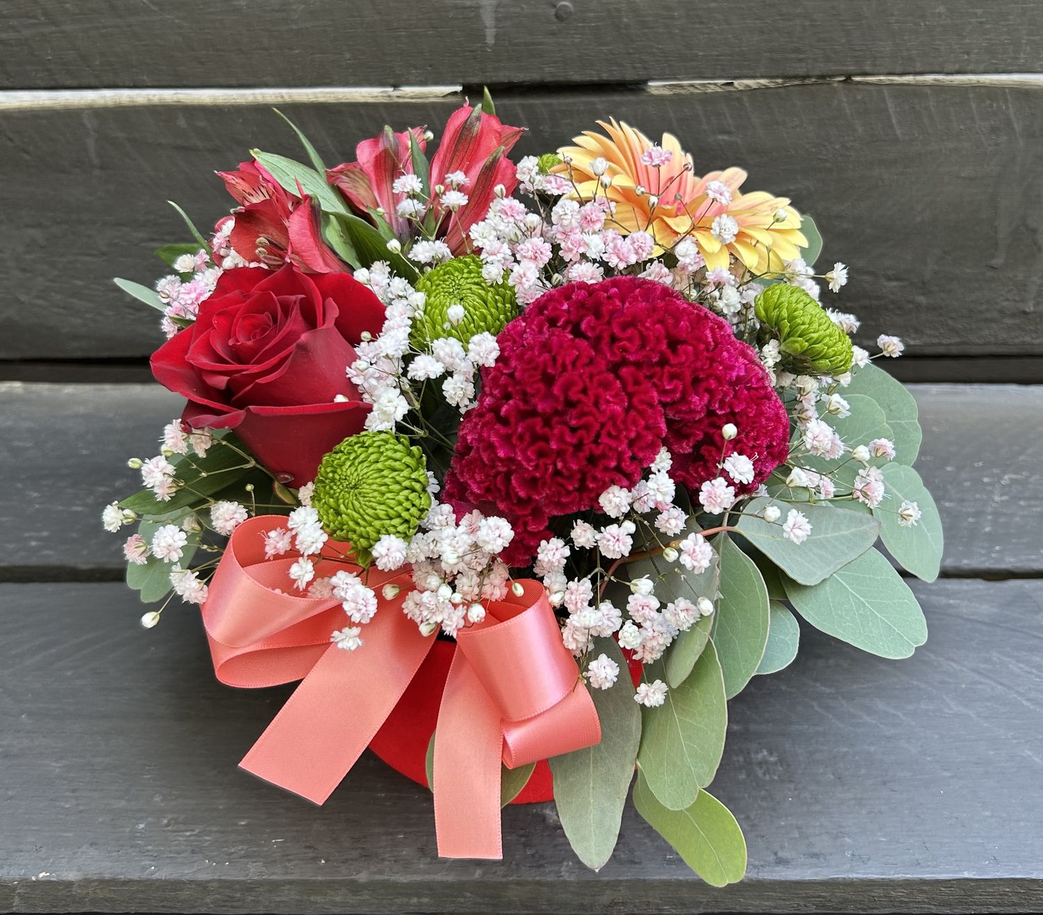 M14 - Bouquet in a round box