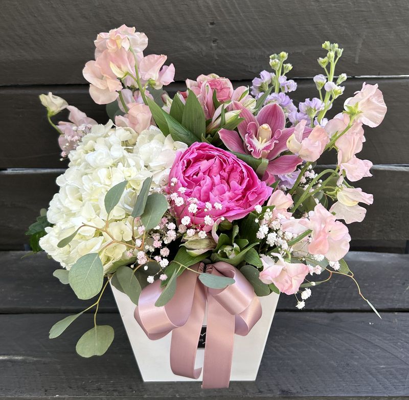 W2518 - Mixed Flowers in a box