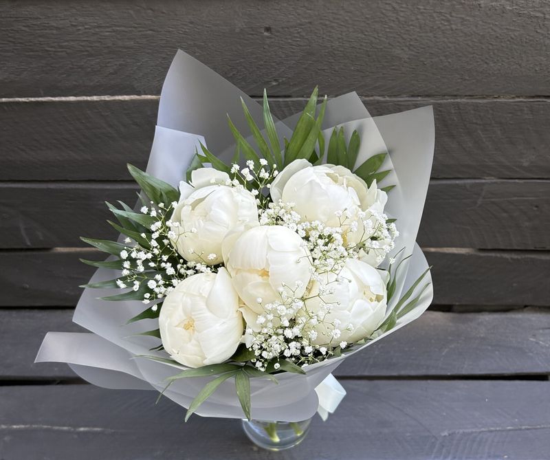 Bouquet with 5 White Peonies