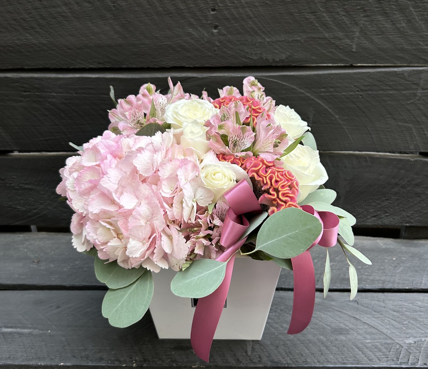 M08 - Mixed Flowers in a box