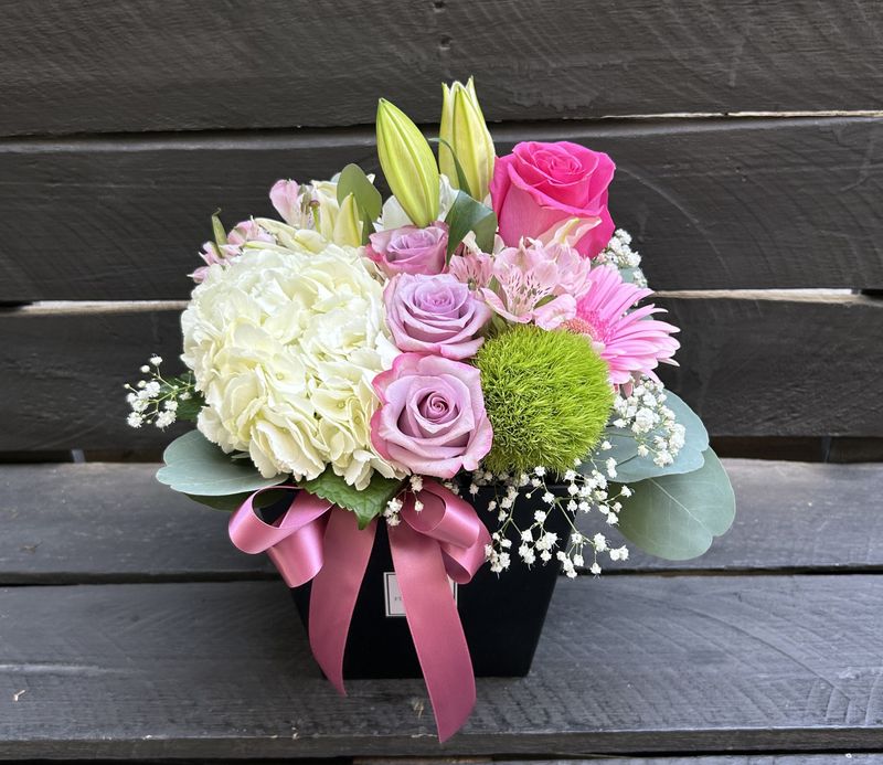 M03 - Mixed Flowers in a box