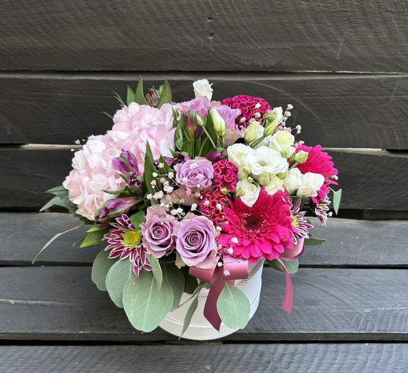 M06 - Mixed Flowers in a box