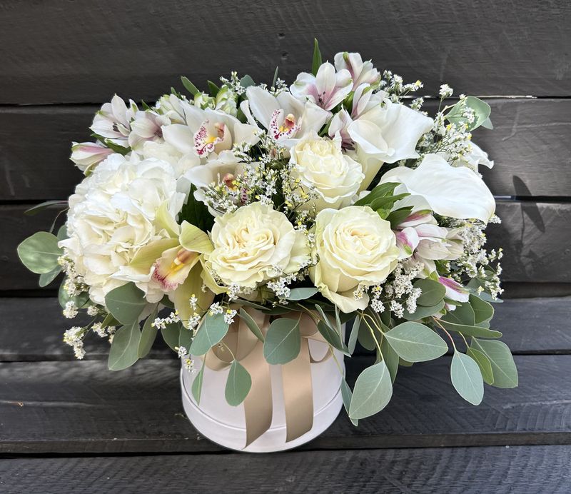 M10 - Mixed Flowers in a box