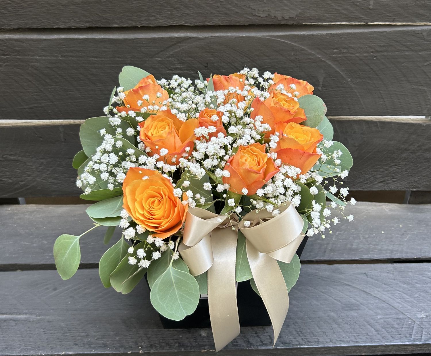 M13 - 9 Orange Roses in a box