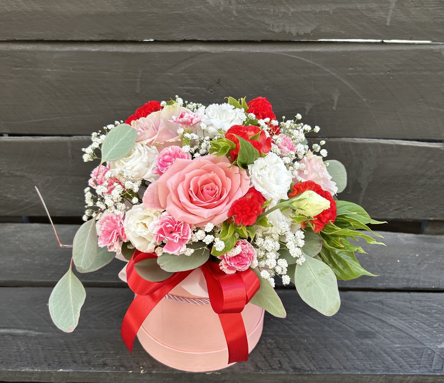 M06 - Mixed Flowers in a box
