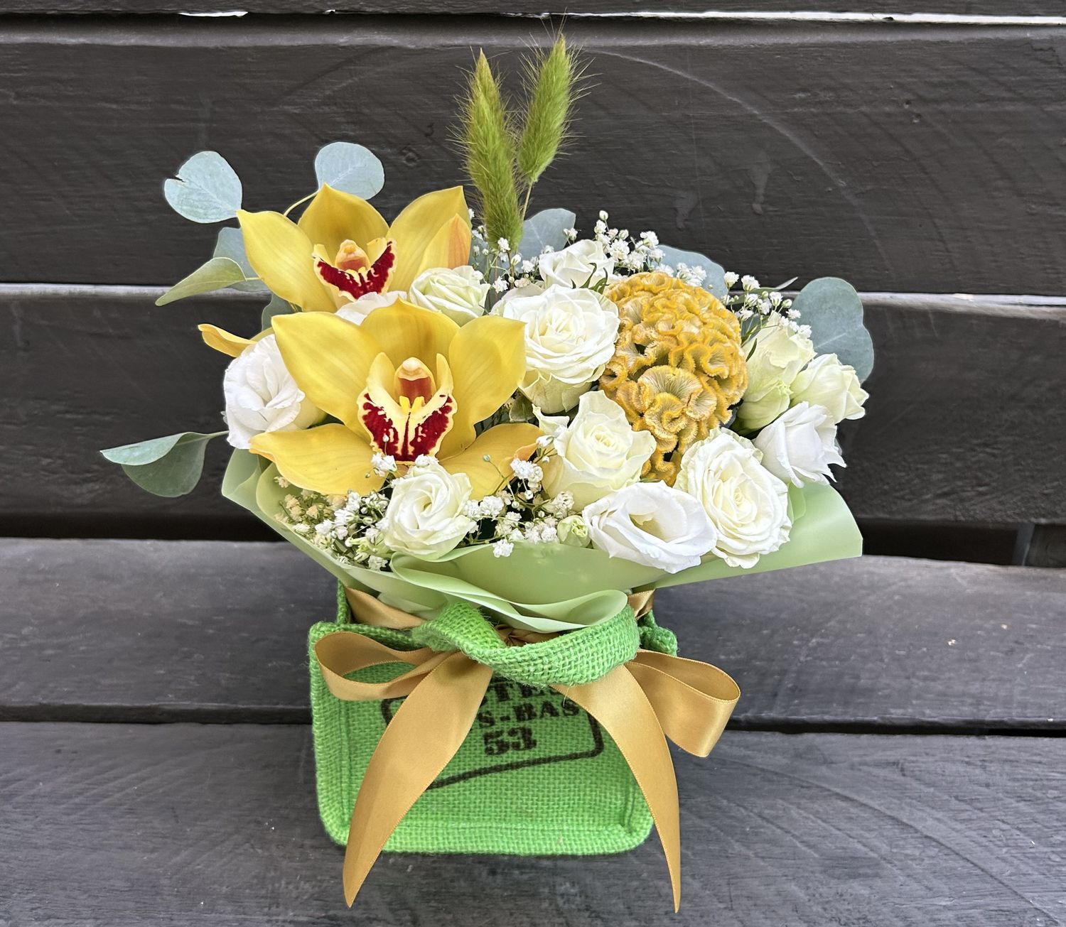 M02 - Mixed Flowers in a box