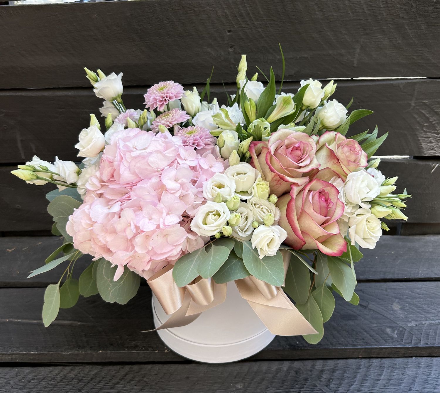 M06 - Mixed Flowers in a box