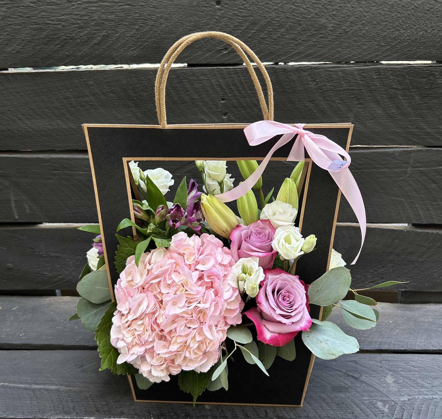 M10 - Mixed Flowers in a box