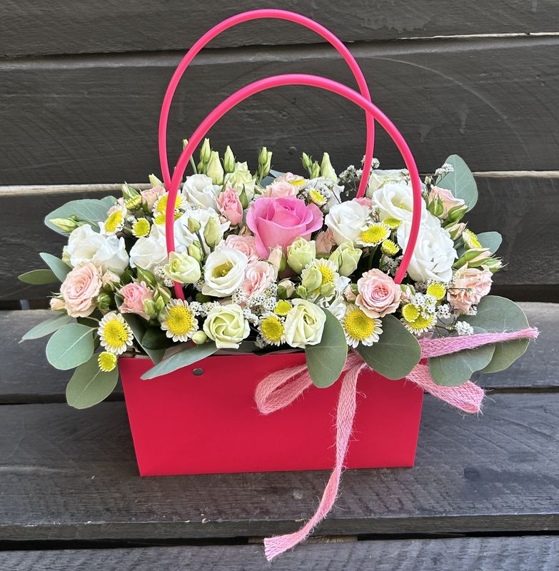 M07 - Mixed flowers in a bag