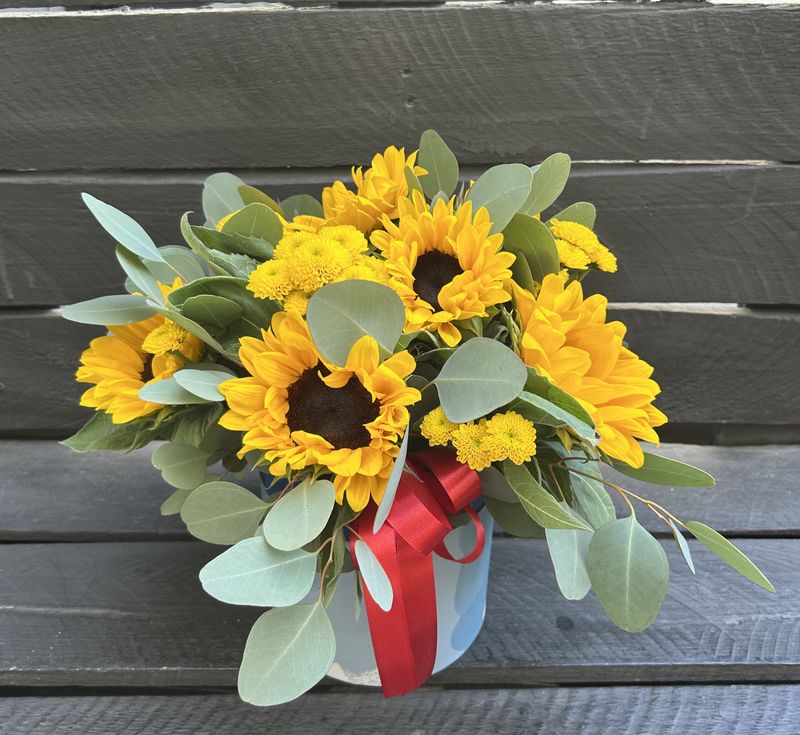 M04 - Mixed Flowers in a box