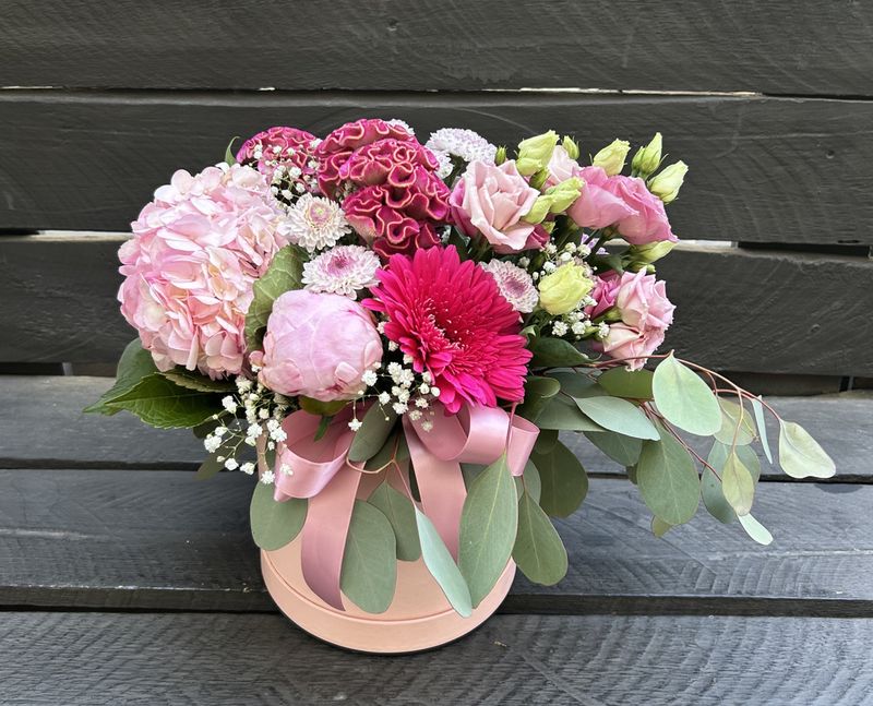 M02 - Mixed Flowers in a box
