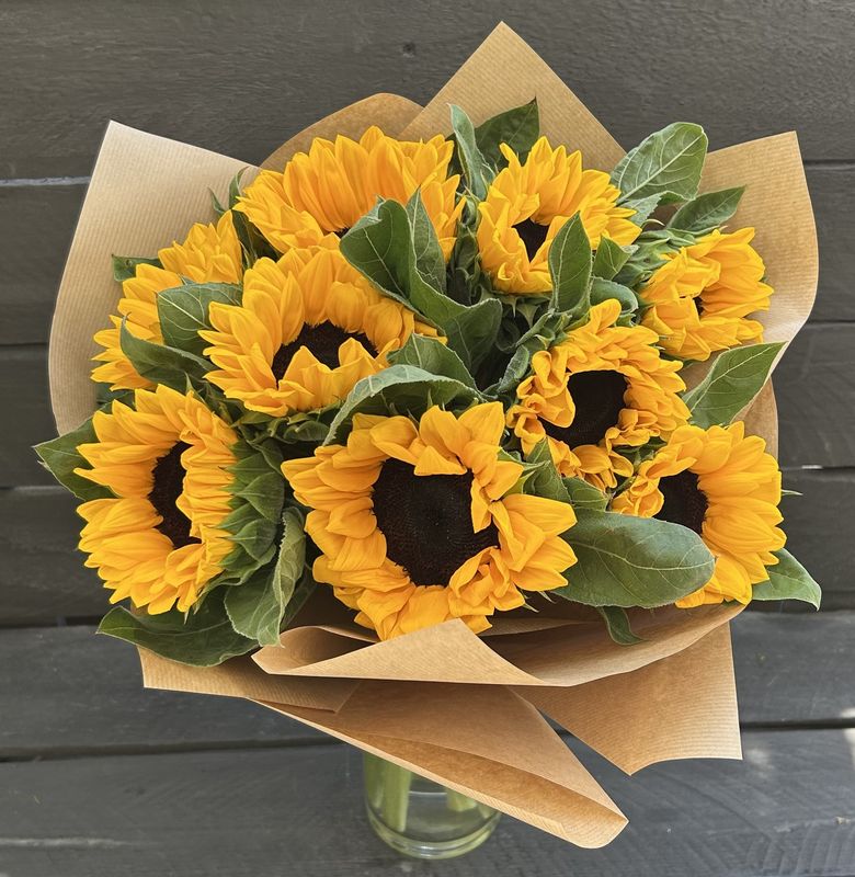 Bouquet with 9 Sunflowers!