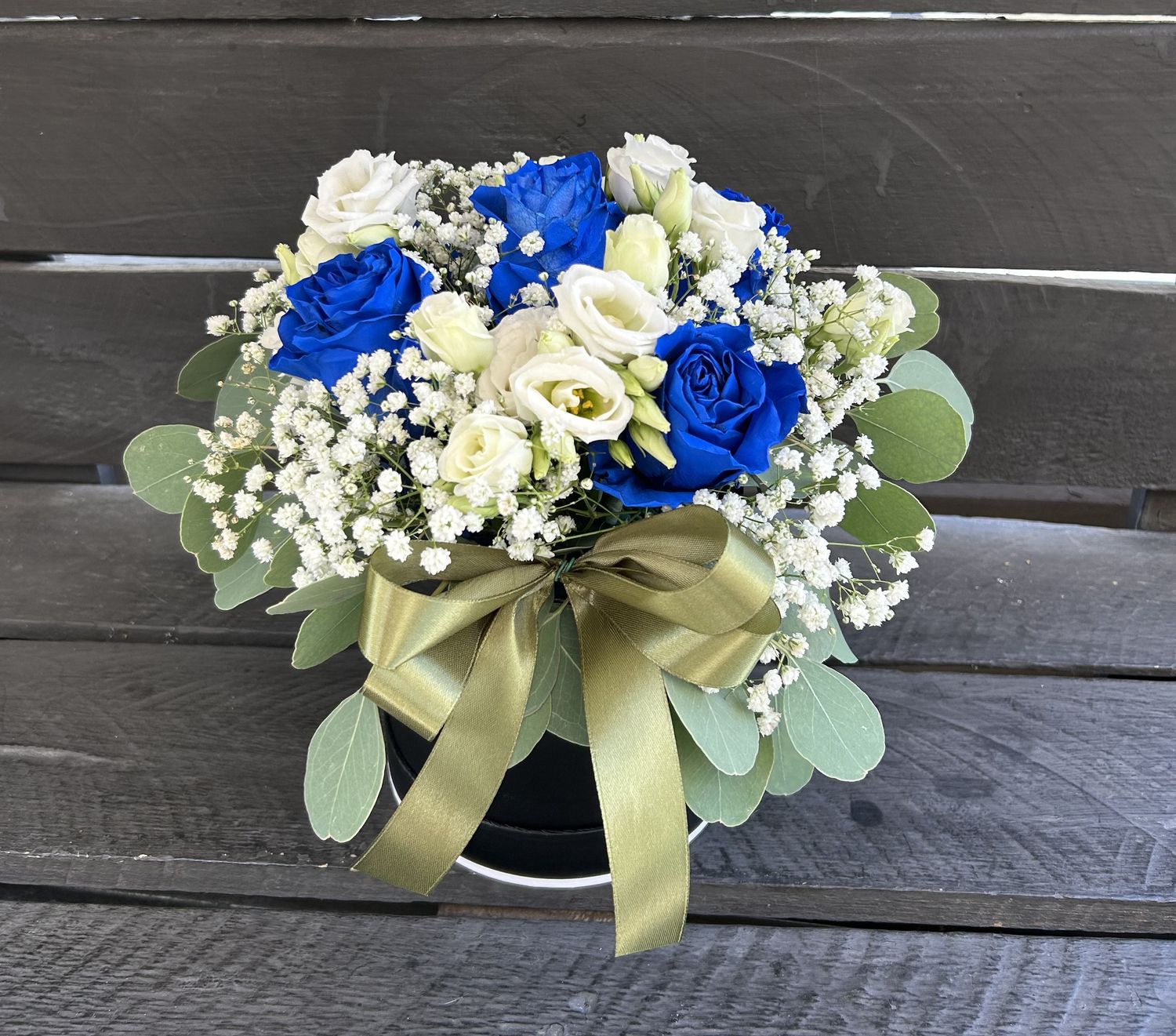 M09 - Mixed Flowers in a box