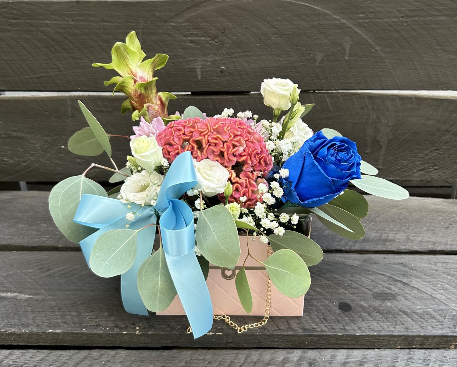 M09 - Mixed Flowers in a bag