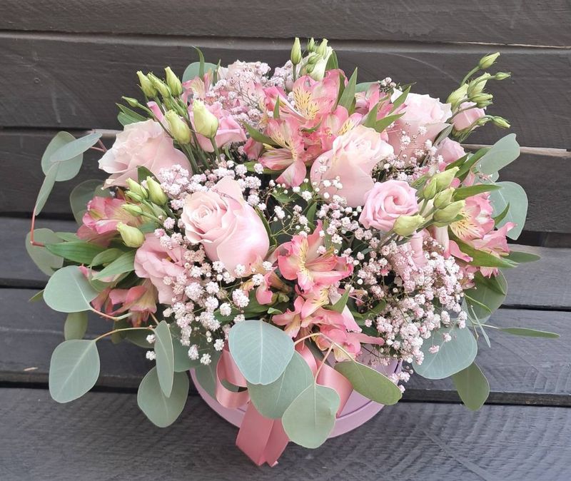 M04 - Mixed Flowers in a box