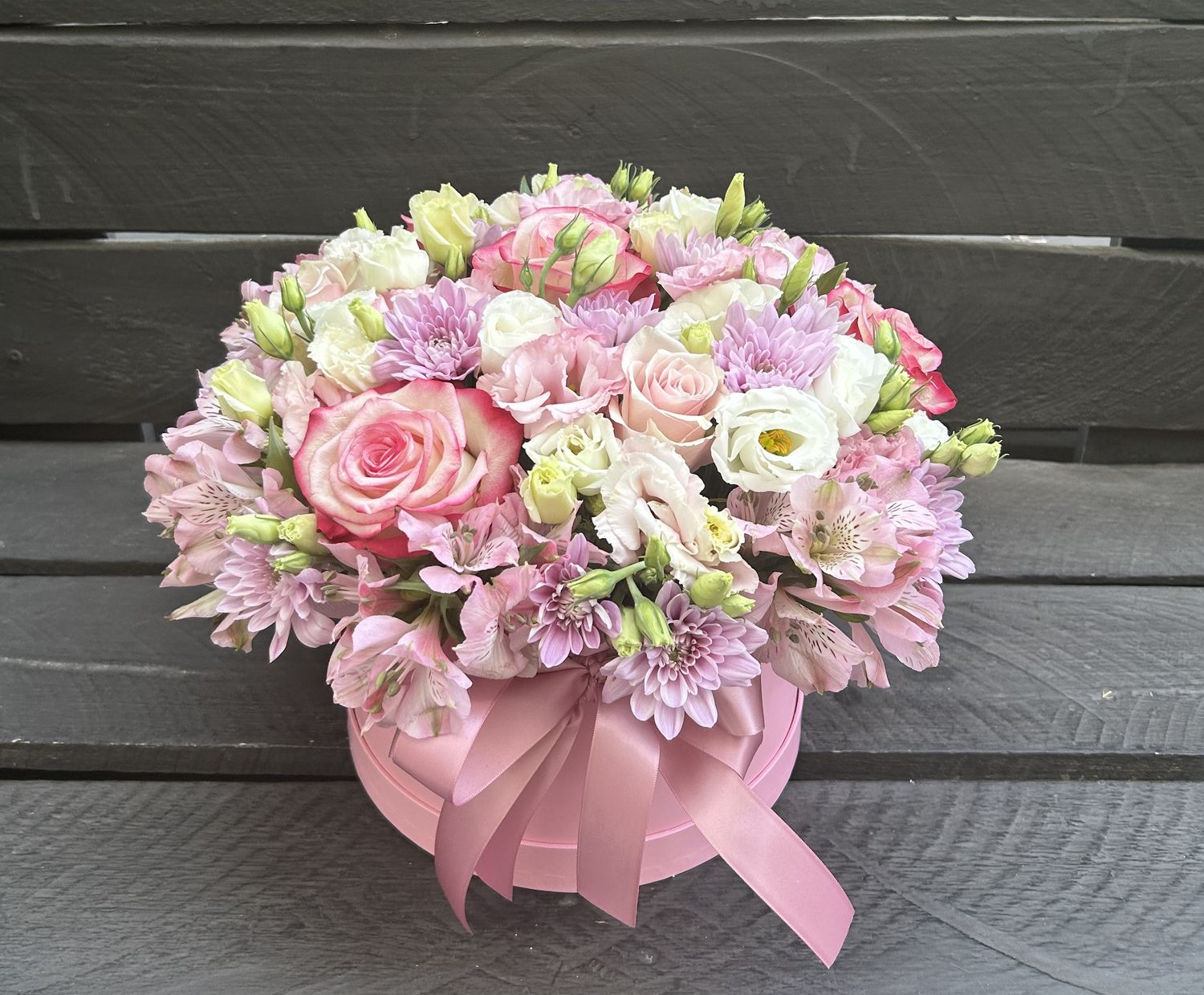 M05 - Mixed Flowers in a box