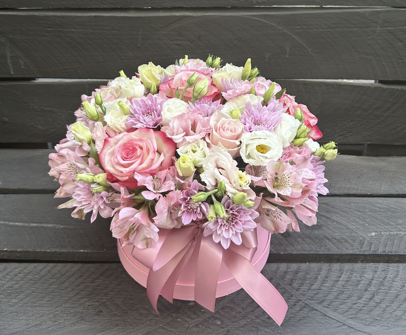 M05 - Mixed Flowers in a box