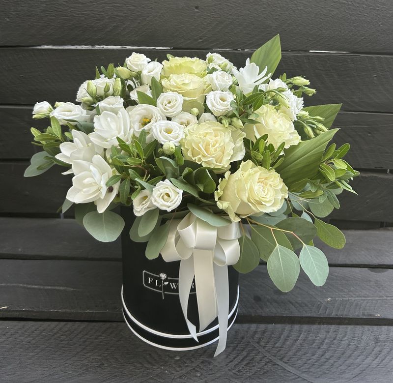M06 - Mixed Flowers in a box