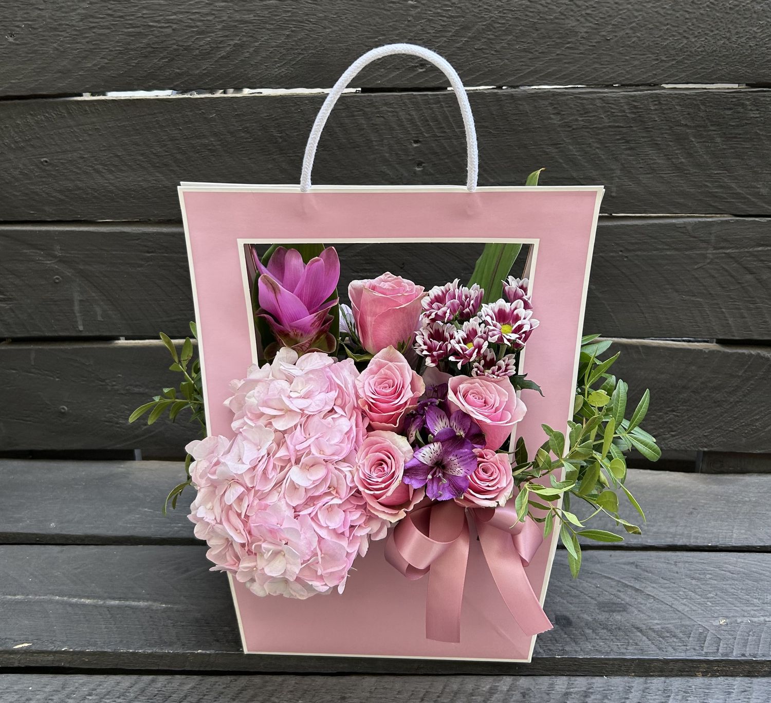M09 - Mixed Flowers in a bag